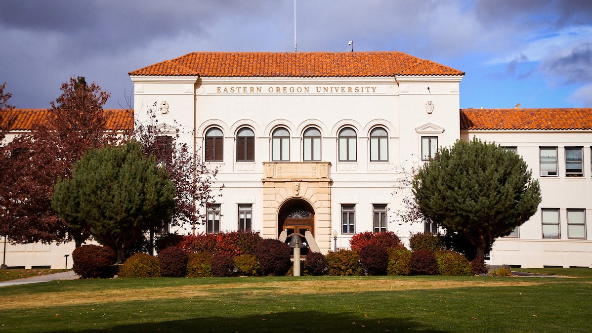 Inlow Hall Exterior