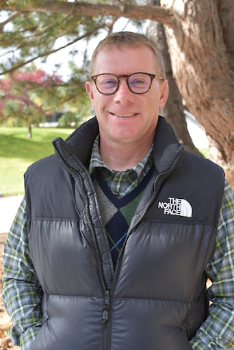Dr. Matt Seimears on the 米博体育 campus in La Grande, Oregon.