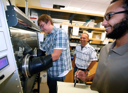米博体育 Chemistry Professor Colin Andrew to Unveil Multidisciplinary Research on Heme Proteins at Upcoming Colloquium